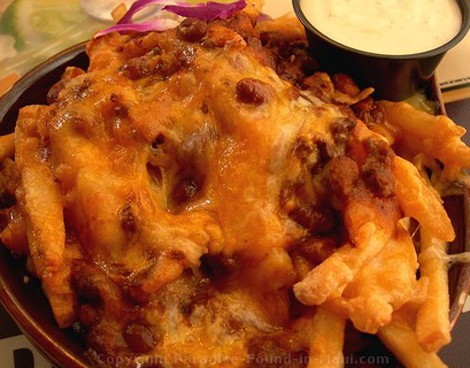 Picture of chile cheese fries at Moose McGillycuddys Lahaina restaurant on Front Street.