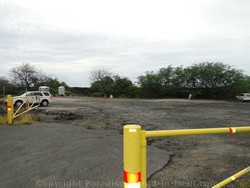 Picture of the parking lot for The Dumps at the Ahihi Kinau Natural Area Reserve, Maui, Hawaii.