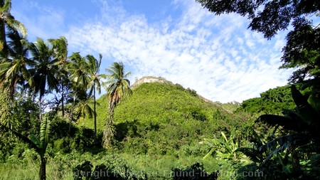 Picture of the a gorgeous view seen at Honolua Bay, Maui.