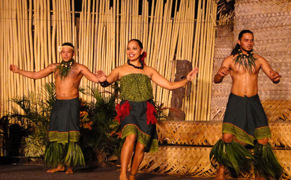 Royal Lahaina Luau Hula