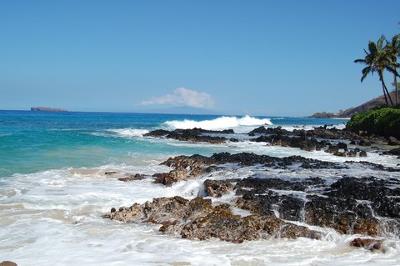 A View of Molokini from Wedding Beach<br>(Photo courtesy of Dreamstime.com)