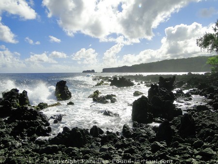 Picture of the rugged coastline along the Keanae peninsula.