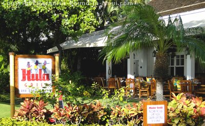 Picture of the exterior of the Hula Grill, Maui in Whaler's Village on Kaanapali Beach.