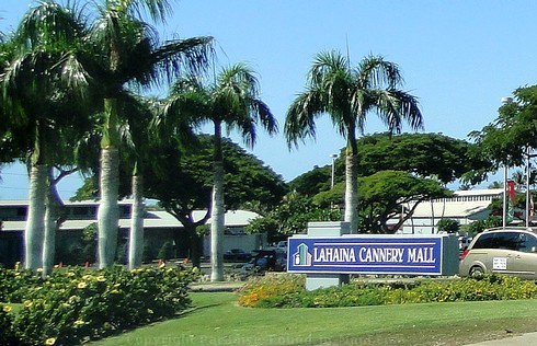 Picture of the Lahaina Cannery Mall, Maui, Hawaii.
