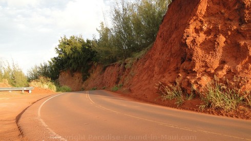 Picture of the drive along hte Honoapiilani Highway on Maui, Hawaii.