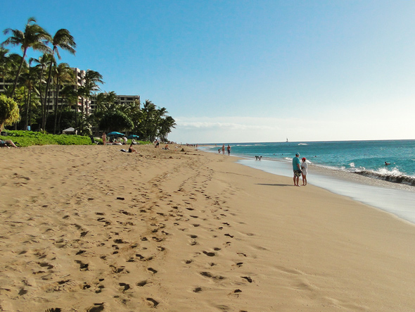 Kaanapali Beach is in front of the shopping center.