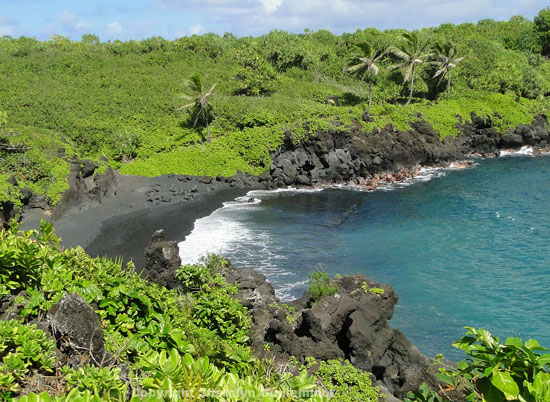 The Best Black Sand Beach on Maui: Waianapanapa