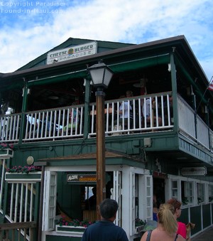 Picture of the exterior of the Cheeseburger in Paradise, Maui in the town of Lahaina.