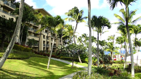 Picture of the grounds of the Ritz Carlton Kapalua Maui overlooking the ocean.