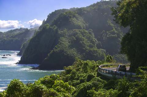 Road to Hana Maui driving around cliff