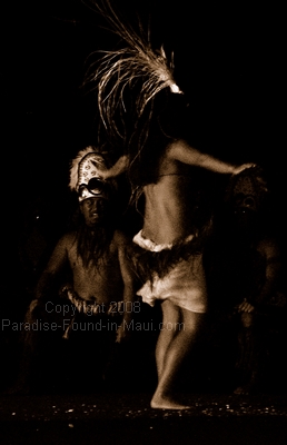 picture of Hawaiian dancers at the Old Lahaina Luau on Maui in black and white