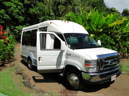 Picture of the Valley Isle Excursions van used for their Hana Tour.
