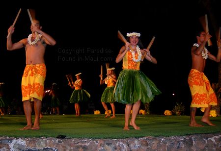 Picture of male and female luau dancers at the Old Lahaina Luau, Maui.