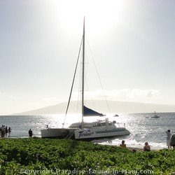 Picture of the Teralani boarding passengers on Kaanapali Beach, Maui, Hawaii