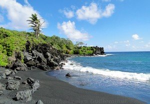 Waianapanapa Black Sand Beach