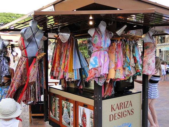 Shopping in the Kaanapali Beach Resort on Maui